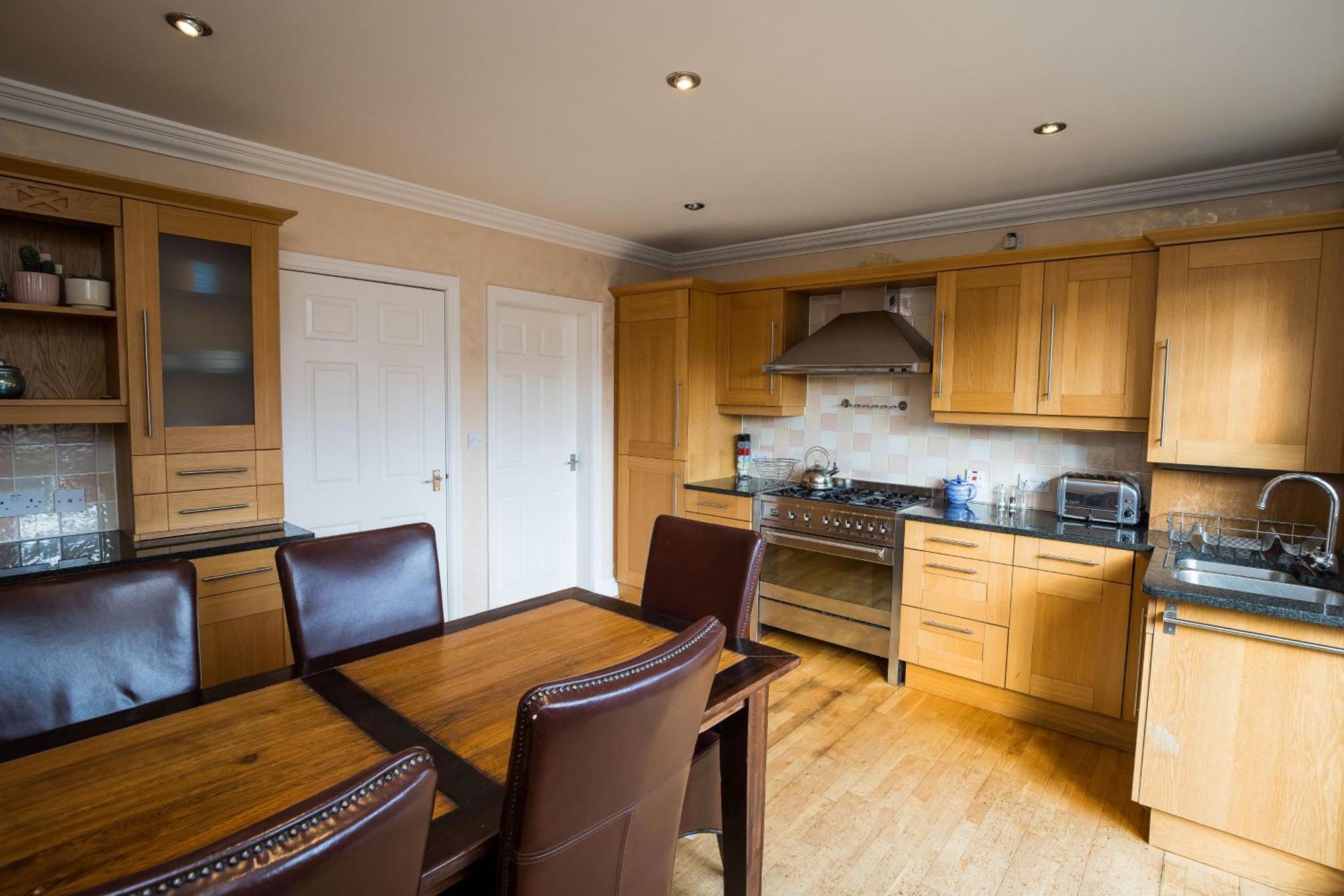 Spacious, 3 Bed House For 6 In Central Chester Hotel ภายนอก รูปภาพ