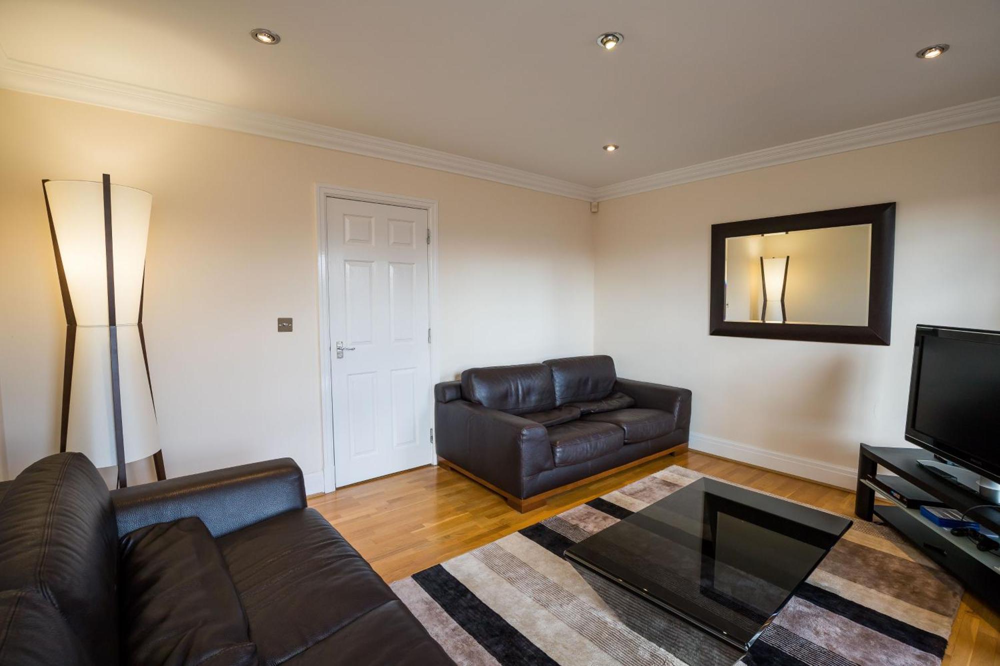 Spacious, 3 Bed House For 6 In Central Chester Hotel ภายนอก รูปภาพ